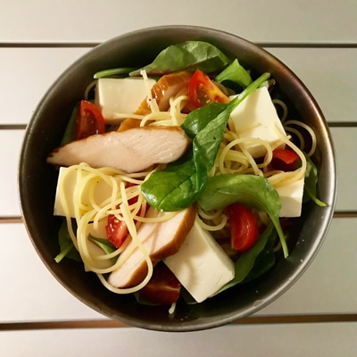 箸休めに！豆腐とチキンのパスタサラダ